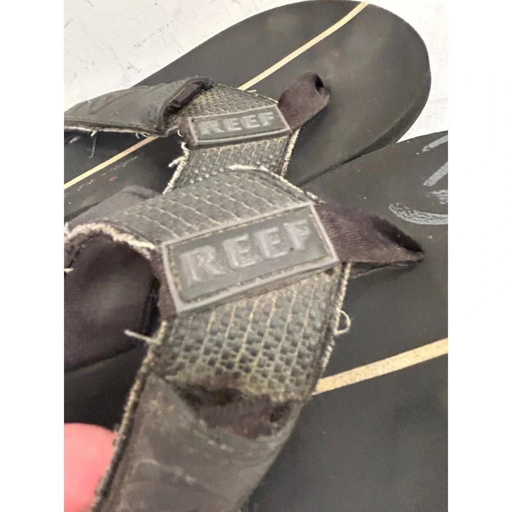 Reef Flip Flop Sandals Size 9 Black Frayed Strap Sporty Beach Women